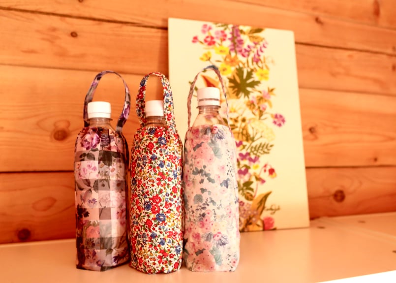 ペットボトルカバー　リバティムーンモス／イエロー　ハンドメイド ペットボトルカバー リバティムーンモス／イエロー ハンドメイド
