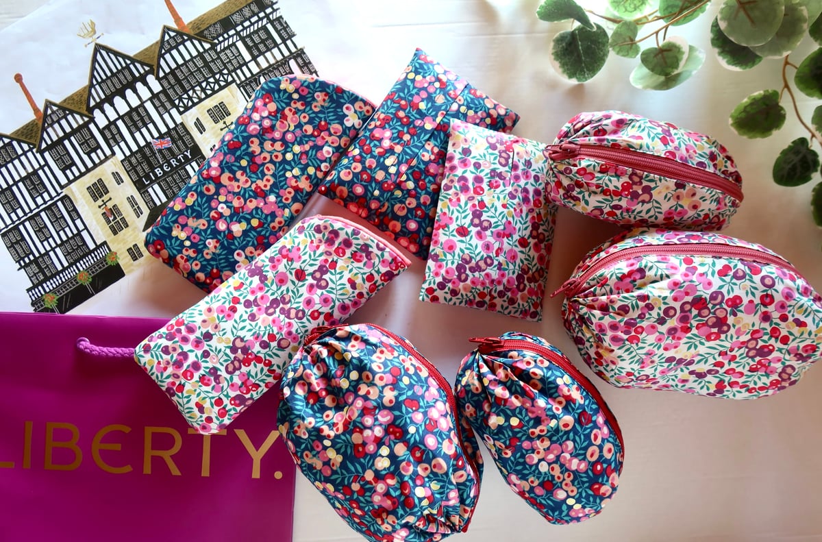 リバティ　ウィルトシャー　ティッシュケース☆ ティッシュケース ・ウィルトシャー・ホワイトピンクパープル