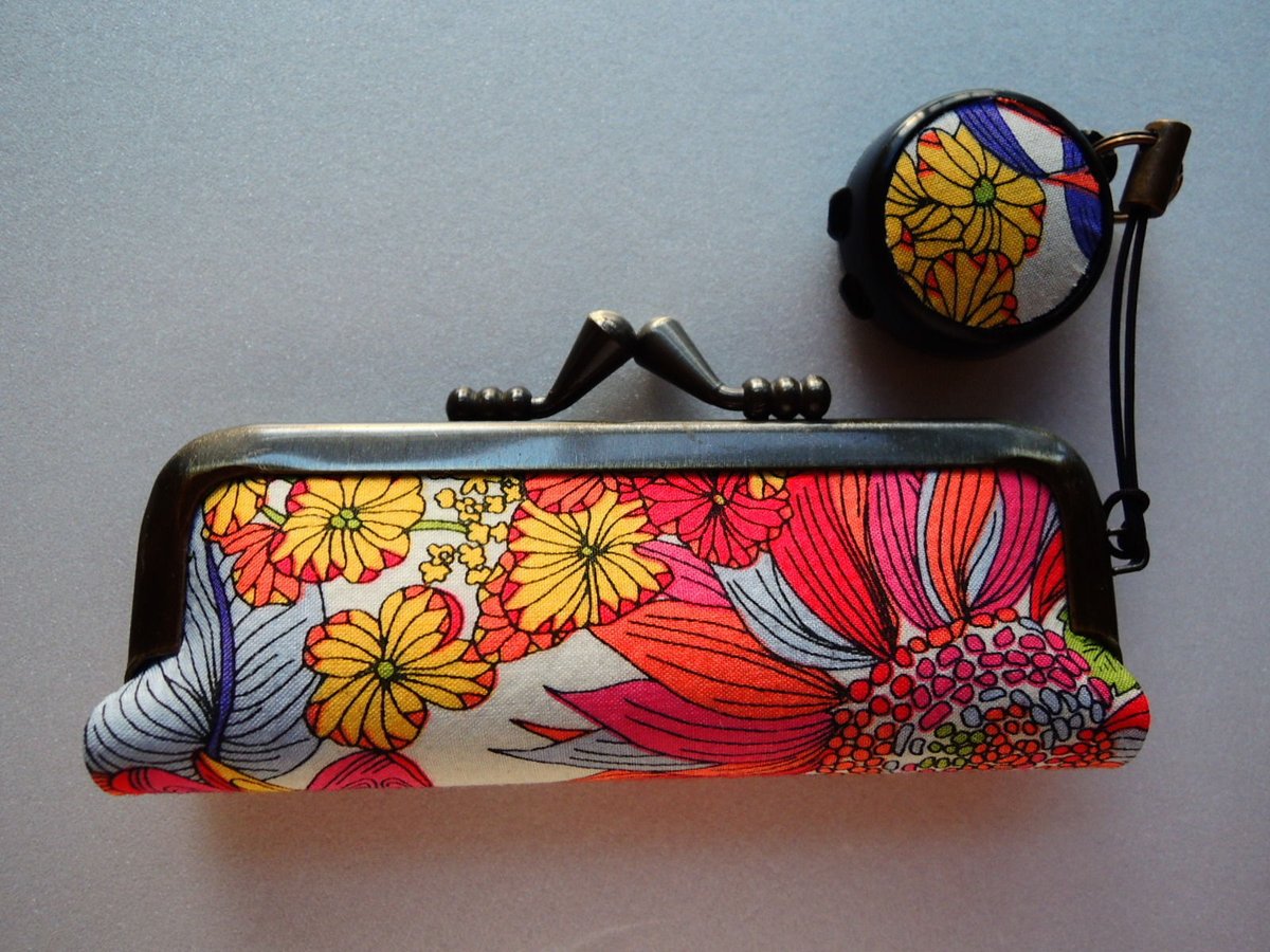 リバティ通帳ポーチ ・アンジェリカガーラ・ピンク | Amanda Mandy