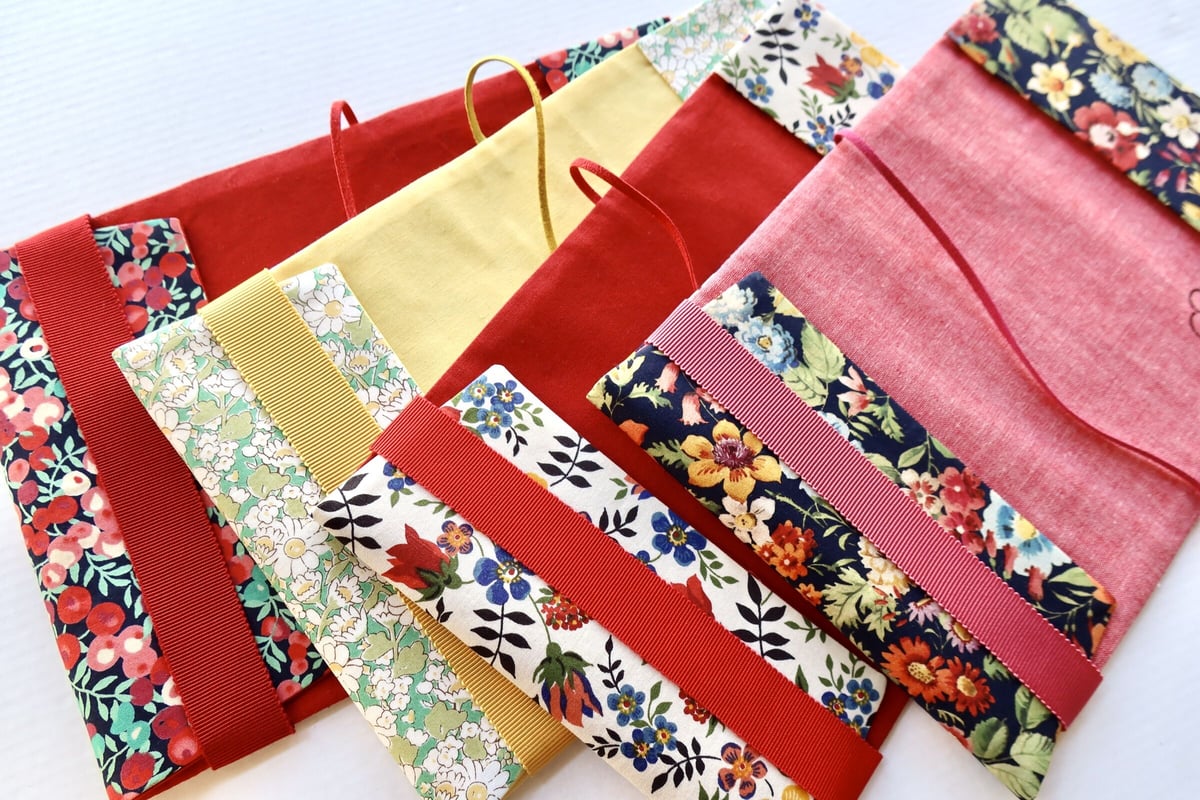 ブックバンド❁パッチワーク リバティプリント使用 ハンドメイド 締めよ 