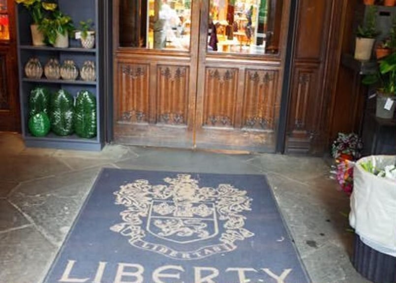 エマブリッジウォーター・クリスマスプレート（ロンドンリバティ百貨店