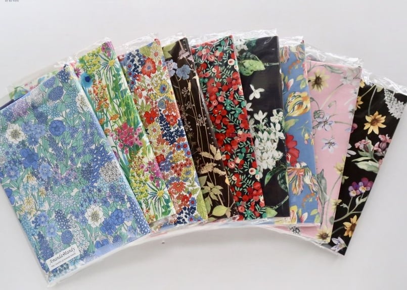 リバティブックカバー大・トレスコ・カラフル | Amanda Mandy