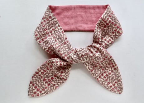 ネックタオル（リバティプリント・ダブルガーゼ）・スリーピングローズ（お客様レビューあり）