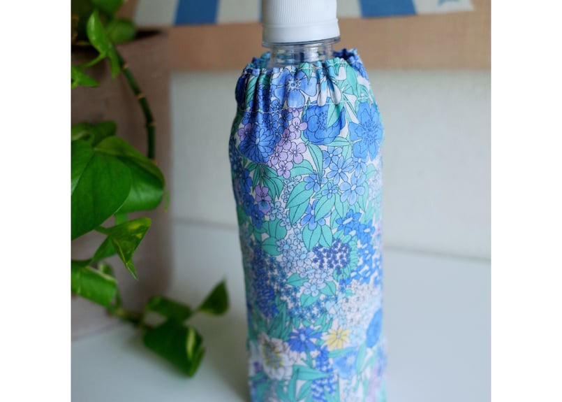 リバティ　水筒カバー　ペットボトルカバー　ハンドメイド リバティ 水筒カバー ペットボトルカバー ラミネート