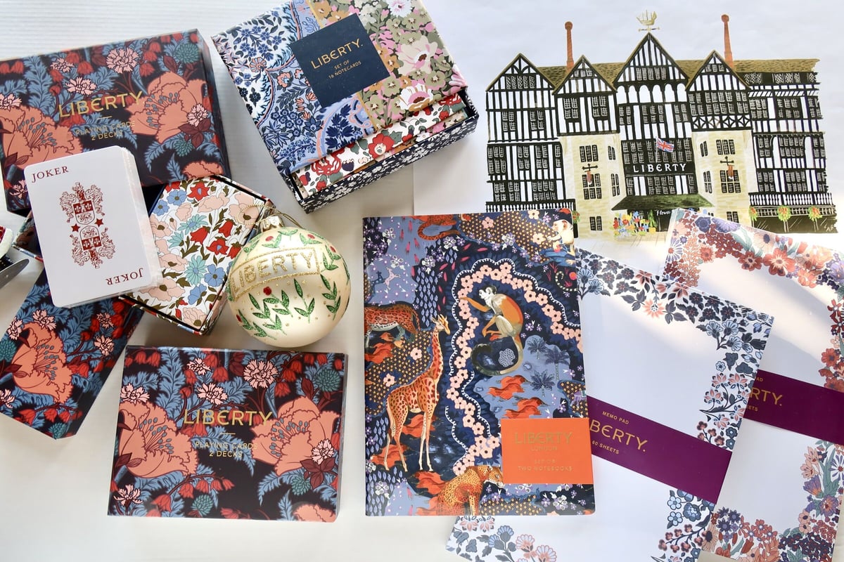 LIBERTYロンドン　トランプ リバティ・トランプセット（2つ入り）（ロンドンリバティ百貨店