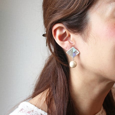 BLOC PEARL PIERCE / EARRING