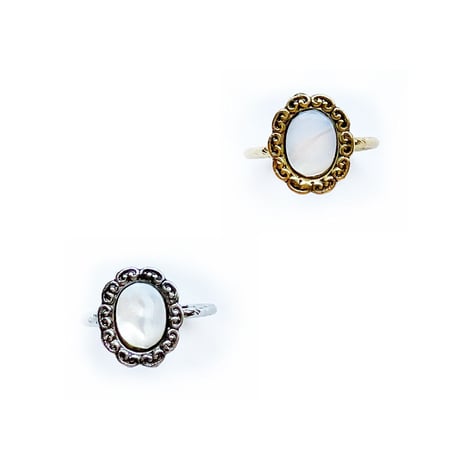 OVAL SHELL FLOWER RING