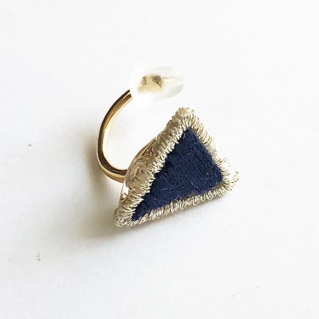 SIMPLE TRIANGLE EAR CUFF