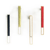 STRAIGHT LINE PIERCE/EARRING (metallic)