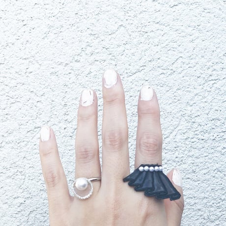 MINI CIRCLE PEARL RING