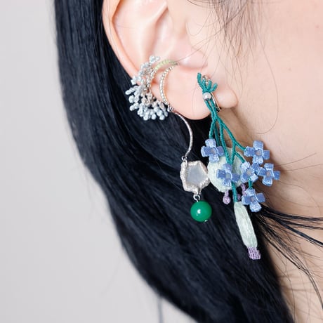 SMOKE BEADS CURVE EAR CUFF (SILVER)
