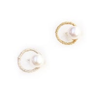 MINI CIRCLE PEARL EAR CUFF