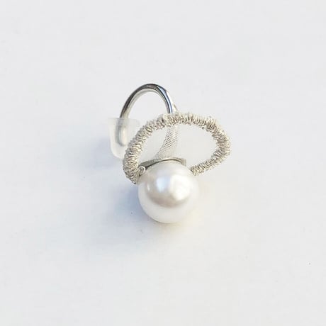 MINI CIRCLE PEARL EAR CUFF