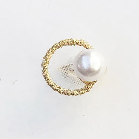 MINI CIRCLE PEARL EAR CUFF