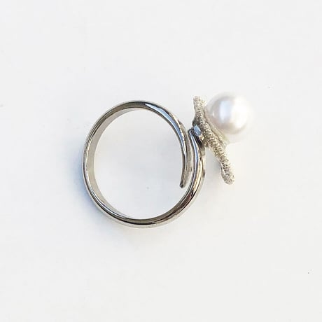 MINI CIRCLE PEARL RING