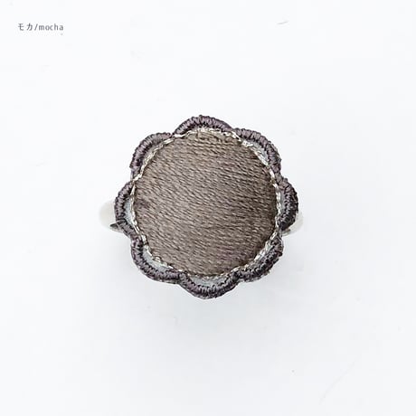 ROUND FLOWER RING (1 colour)
