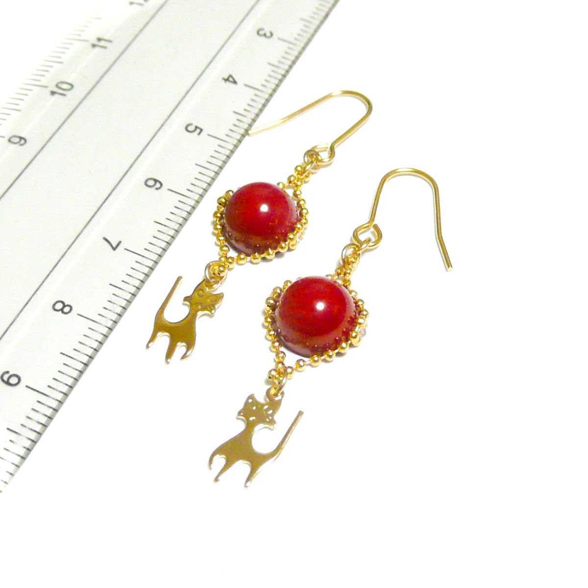 シマにゃんこピアス 片耳】にゃんこ桜餅ピアス：関西風 | Pain＊Eponine