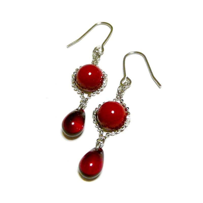 赤珊瑚 赤い琥珀 ピアス レッドアンバー しずく 銀色 シルバーカラー