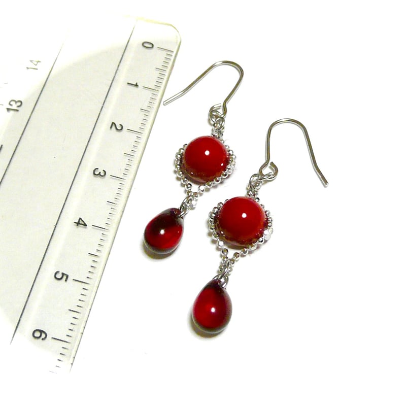 赤珊瑚 赤い琥珀 ピアス レッドアンバー しずく 銀色 シルバーカラー