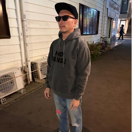 NO SENSE P/O HOODIE (P.BLK)