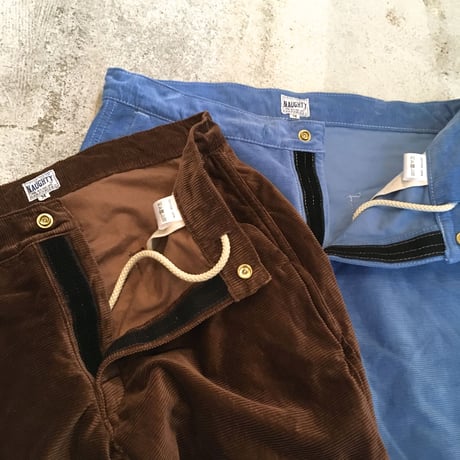 SIDEWALK SHORTS