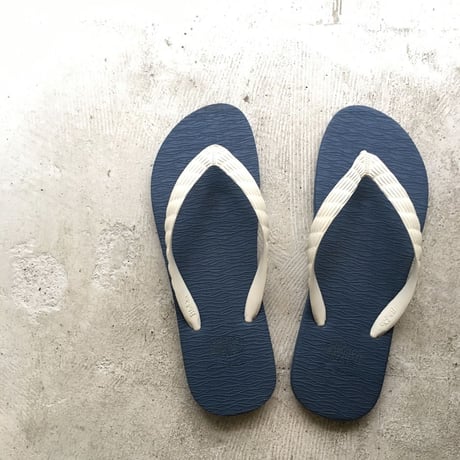 LOOSER SANDAL