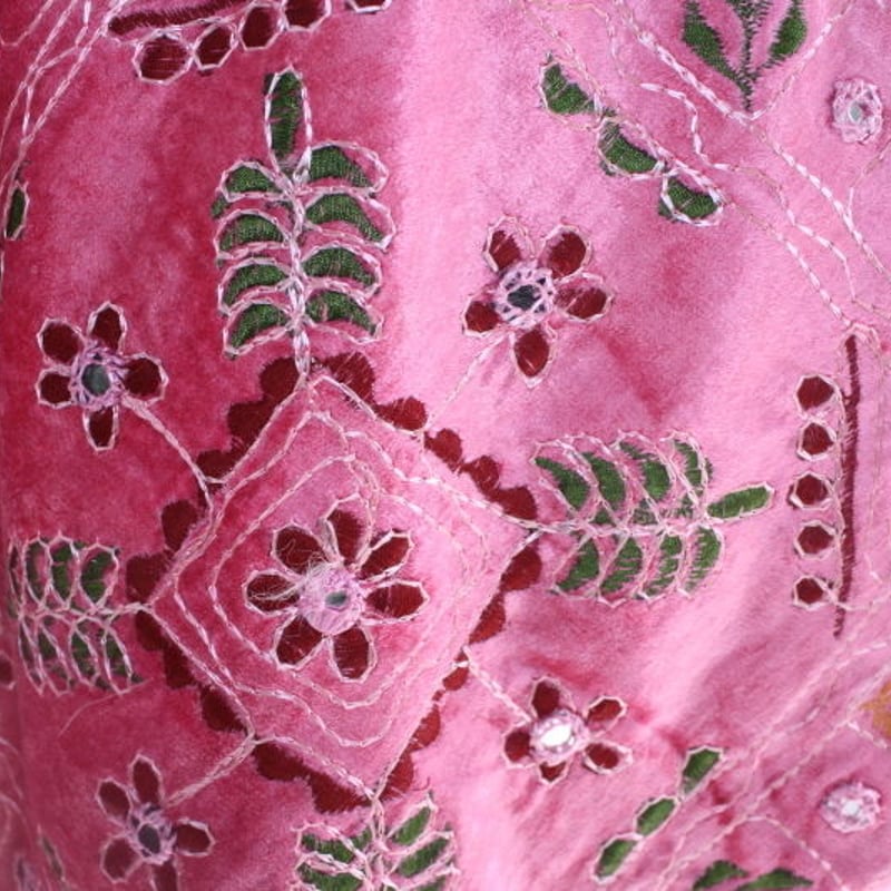 全面インドのミラー刺繍の可愛いピンクのベッドカバー | Pink and Pepper