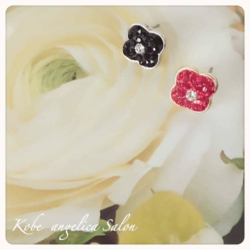 小さなスワロのお花ピアス アレルギー対応チタンポスト＋パール 