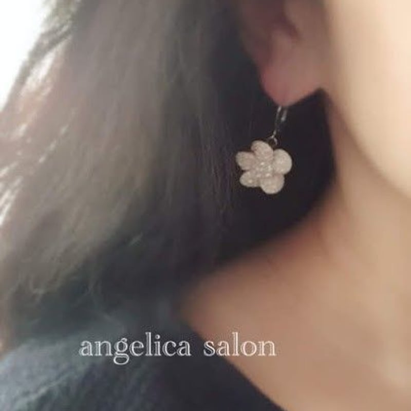 Swarovski 花モチーフ フックピアス