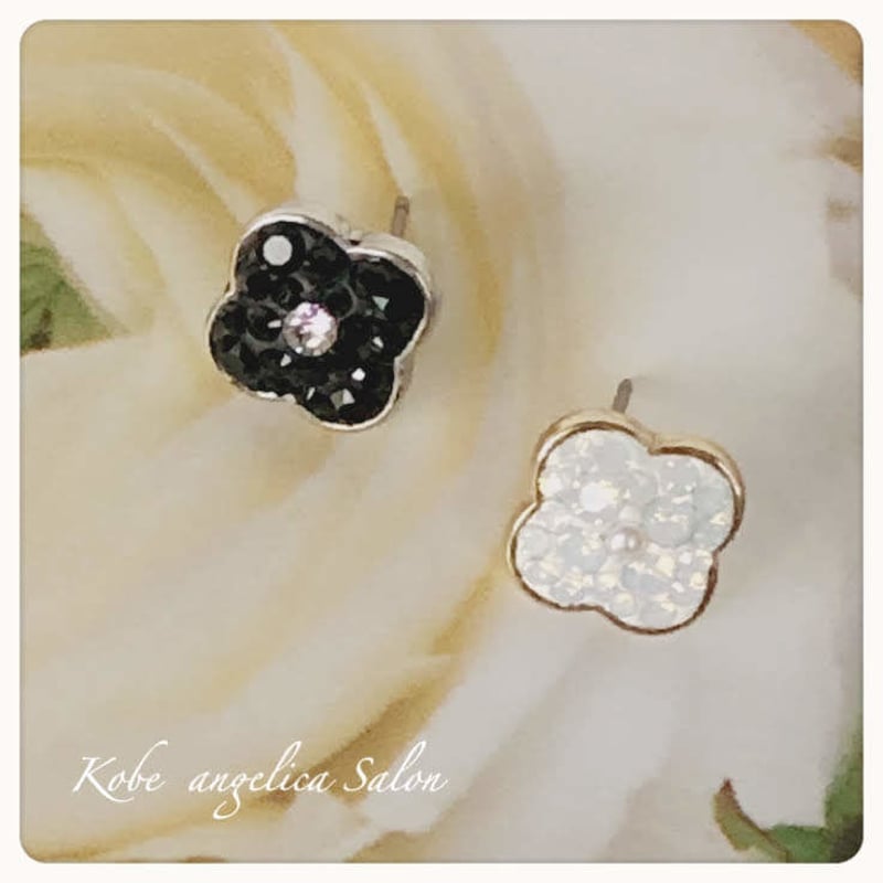 小さなスワロのお花ピアス アレルギー対応チタンポスト+パール 小さなスワロのお花ピアス アレルギー対応チタンポスト+パール