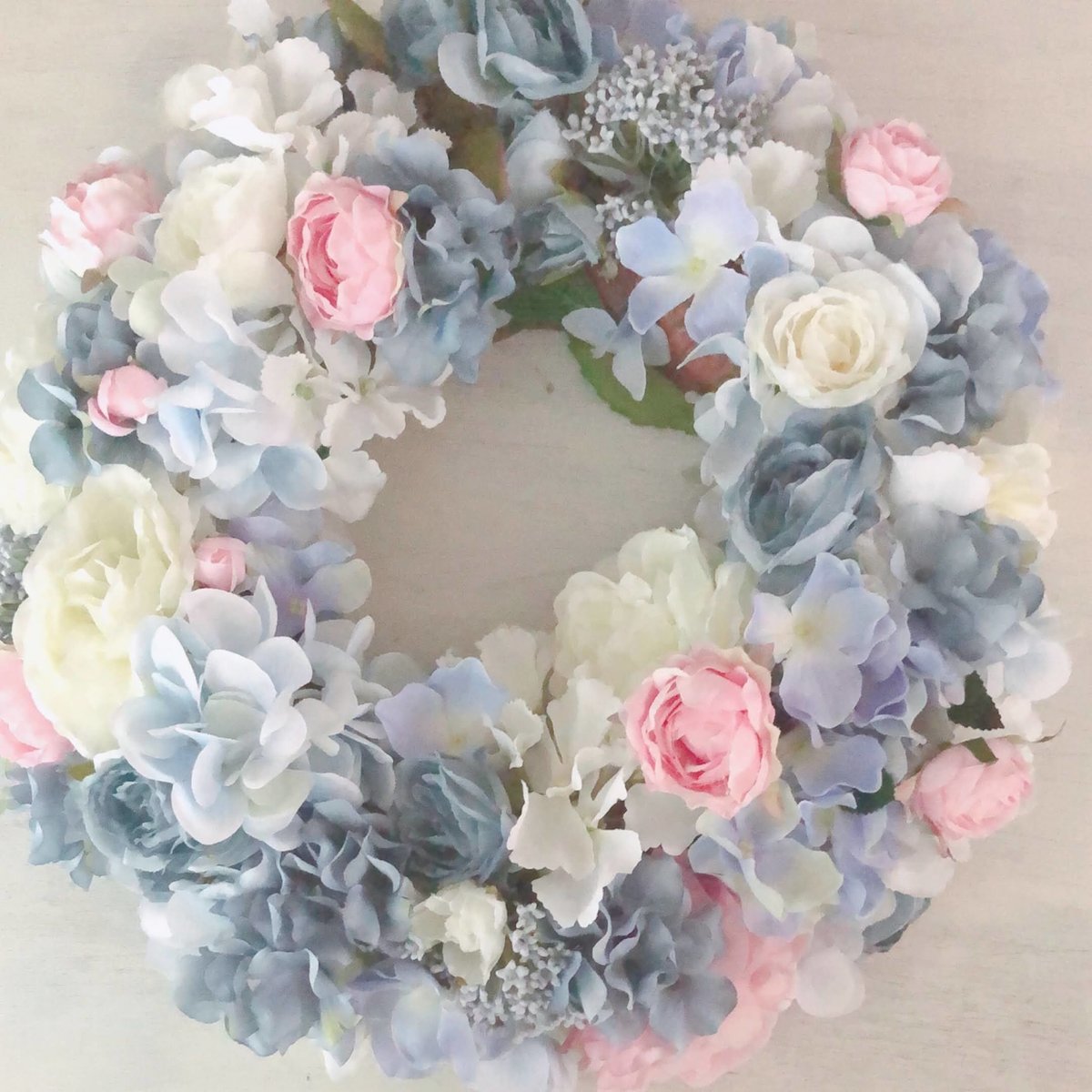 35.フラワーリース 紫陽花 ライトブルー＆ホワイト 軽くっ