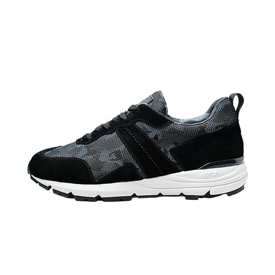 素材別注 VIBRAM ソール｜Black camouflage suede sneaker｜