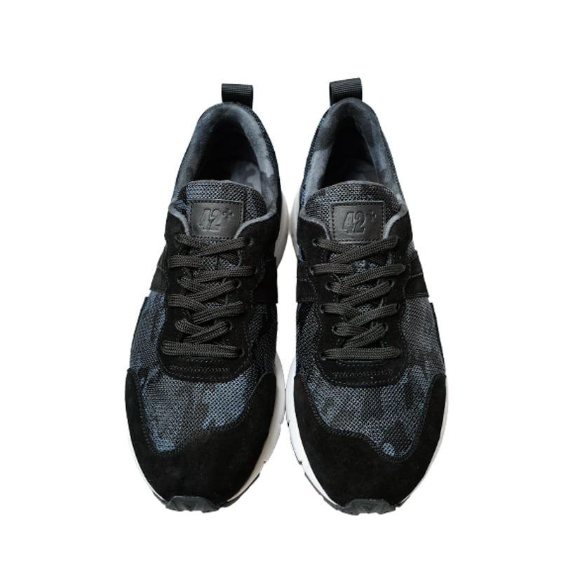 素材別注 VIBRAM ソール｜Black camouflage suede sneaker｜