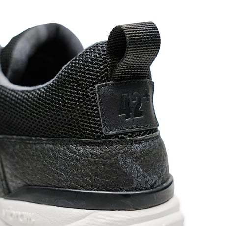 素材別注 VIBRAM ソール｜Black camouflage leather sneaker｜Z5003-CB01