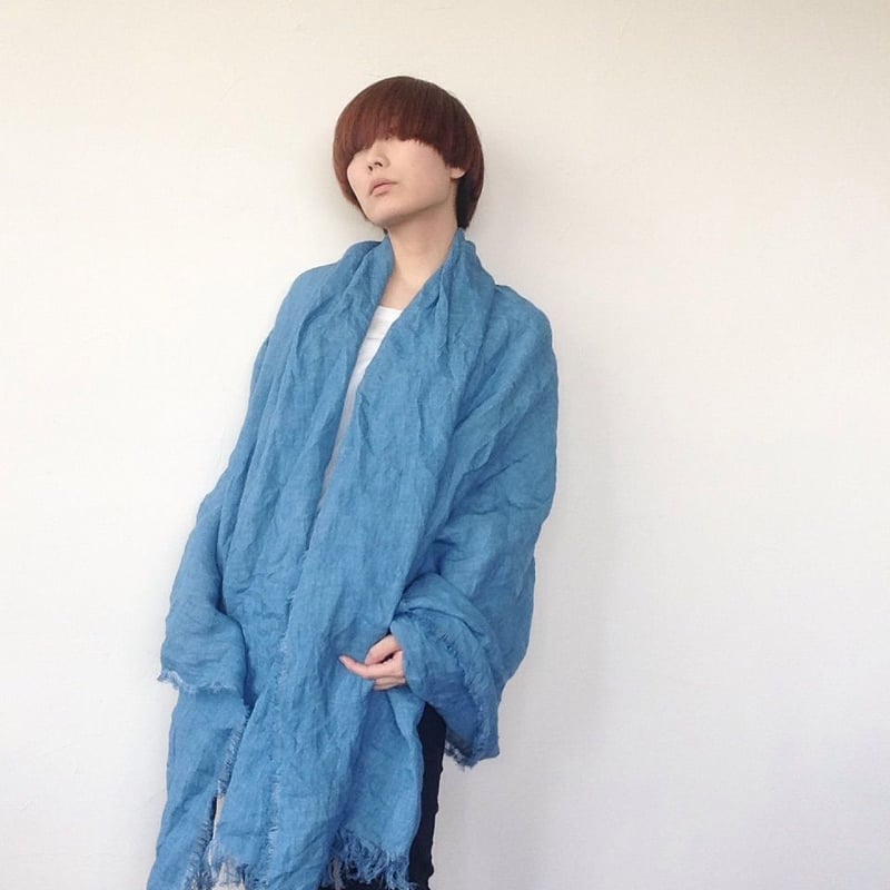 リネン無地ストール 青 藍染 リネン大判ストール 無地染 亜麻100% | 糸の心