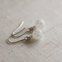 朧白玉　菱紋　蜻蛉玉ピアス