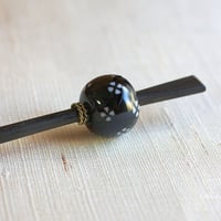 黒玉　散し小紋　蜻蛉玉簪（とんぼ玉かんざし）