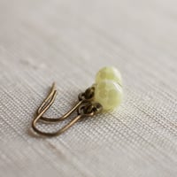 生成り玉　菱紋　蜻蛉玉ピアス