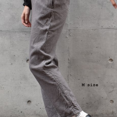 tita テーパードパンツ