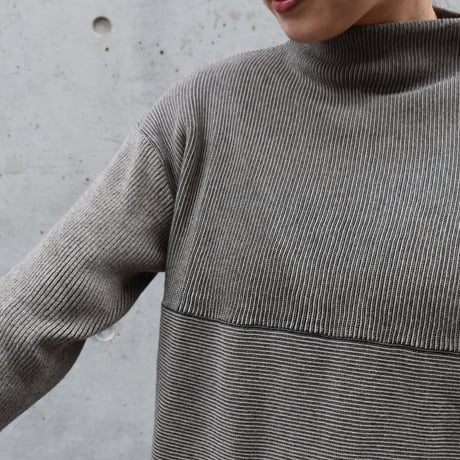 sisam オーガニックコットン コンパクトファネルネックトップ