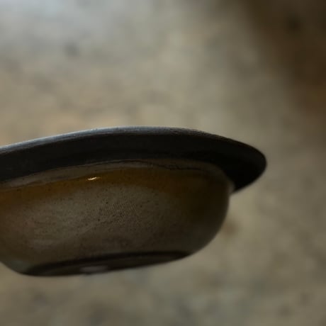 益子焼　炭化リム皿L
