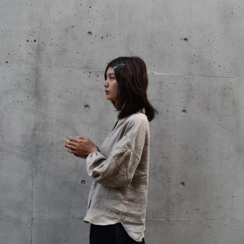 nous rendent heureux 60リネンボトルネック前開きブラウス | pivoine