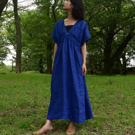 nuu Vネックタックワンピース