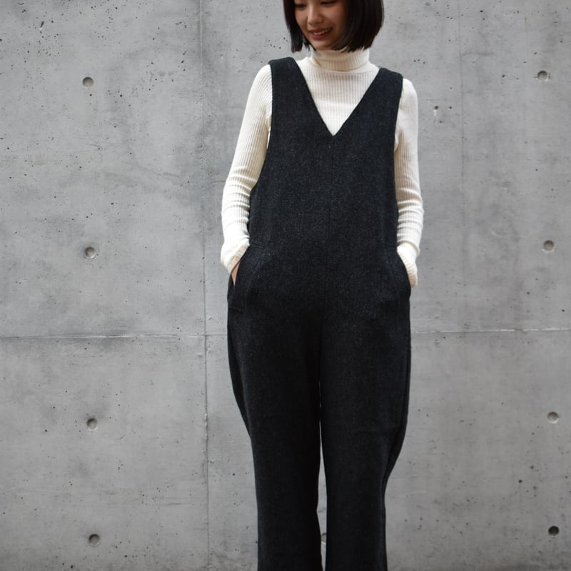 UNIVERSAL TISSU オリジナルウールへリンボン サロペットパンツ UNIVERSAL TISSU オリジナルウールへリンボン サロペットパンツ