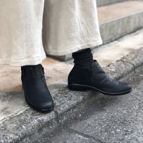 NAOT  HELM  Black Suede Comb.
