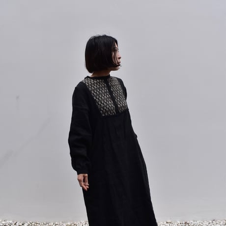 tita ハンドプリントブザムリネンワンピース