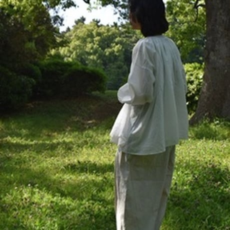 UNIVERSAL TISSU フレンチリネンサイドタックパンツ