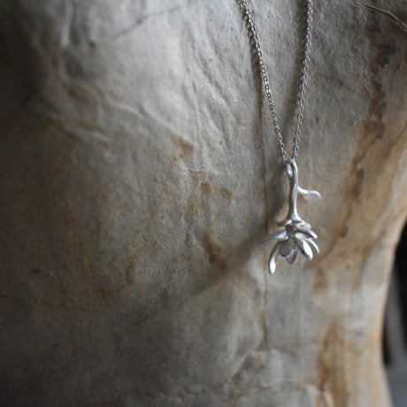 Nakamura Nazuki mokuren necklace silver