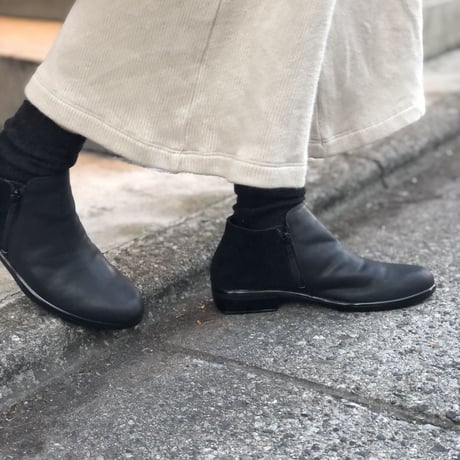 NAOT  HELM  Black Suede Comb.