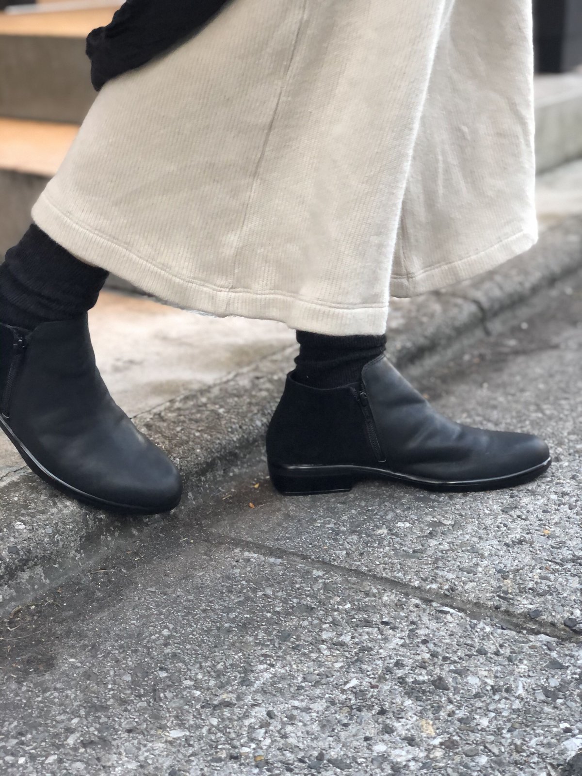 NAOT HELM Black Suede Comb. | pivoine